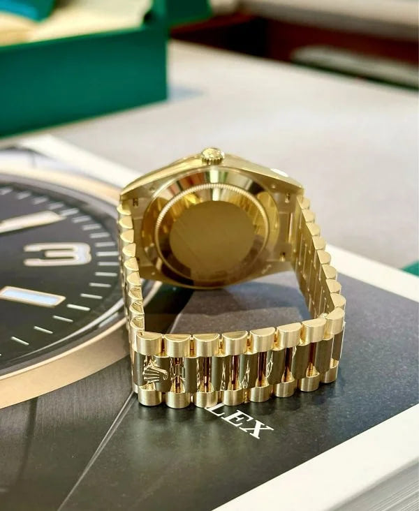Day-Date 40 Presidential 228348 Diamond Bezel Baguette Diamond Black Dial