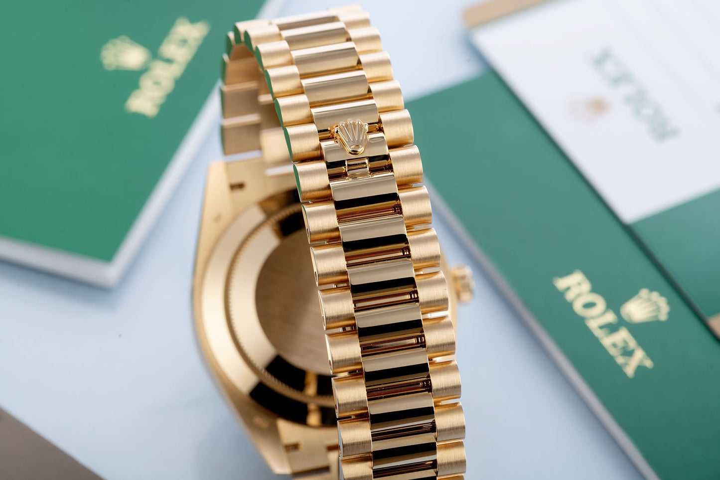 Day-Date M228238-0059 Oyster, 40 mm, yellow gold