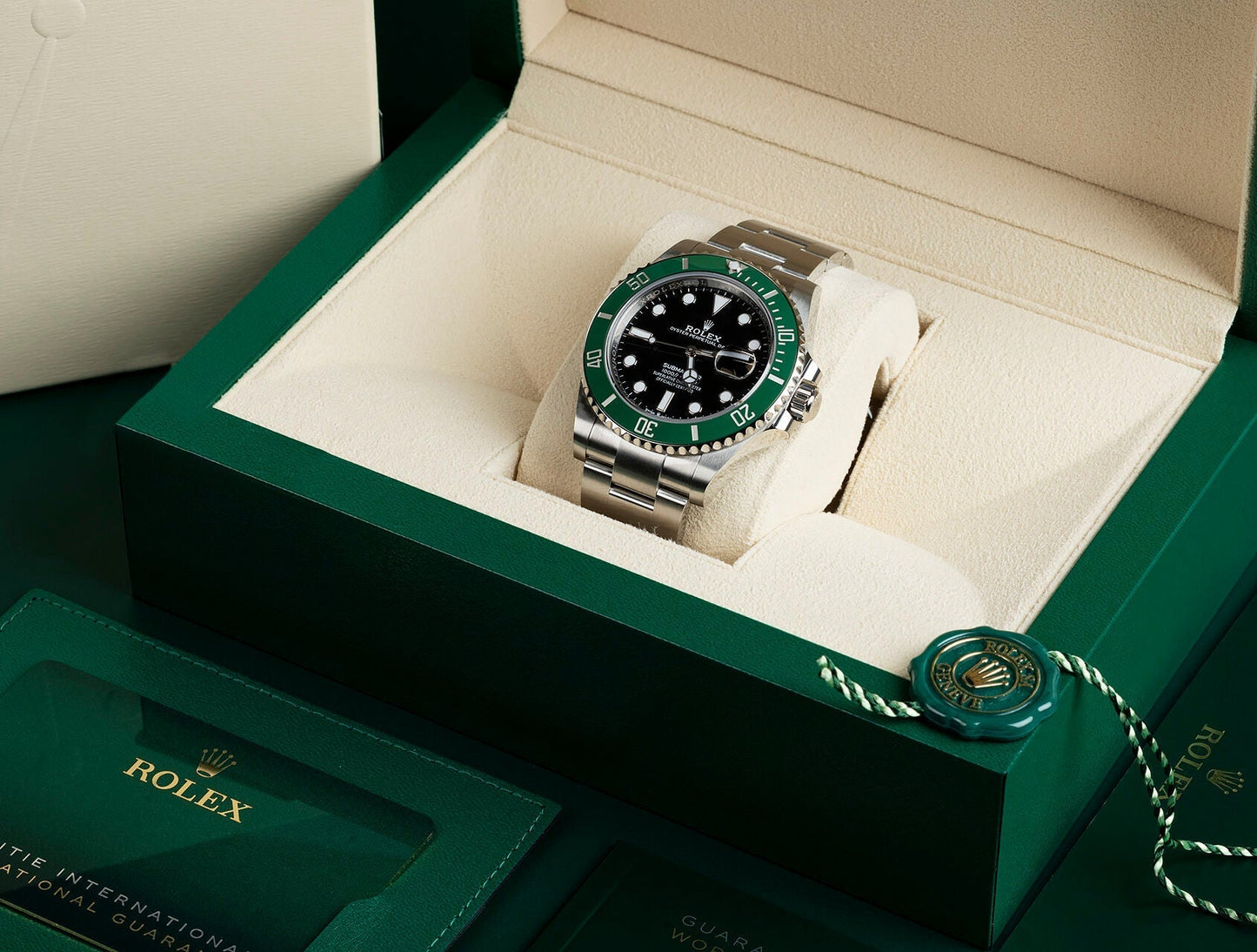 Submariner Date Oyster, 41 mm, Oystersteel m126610lv-0002 “Starbucks”